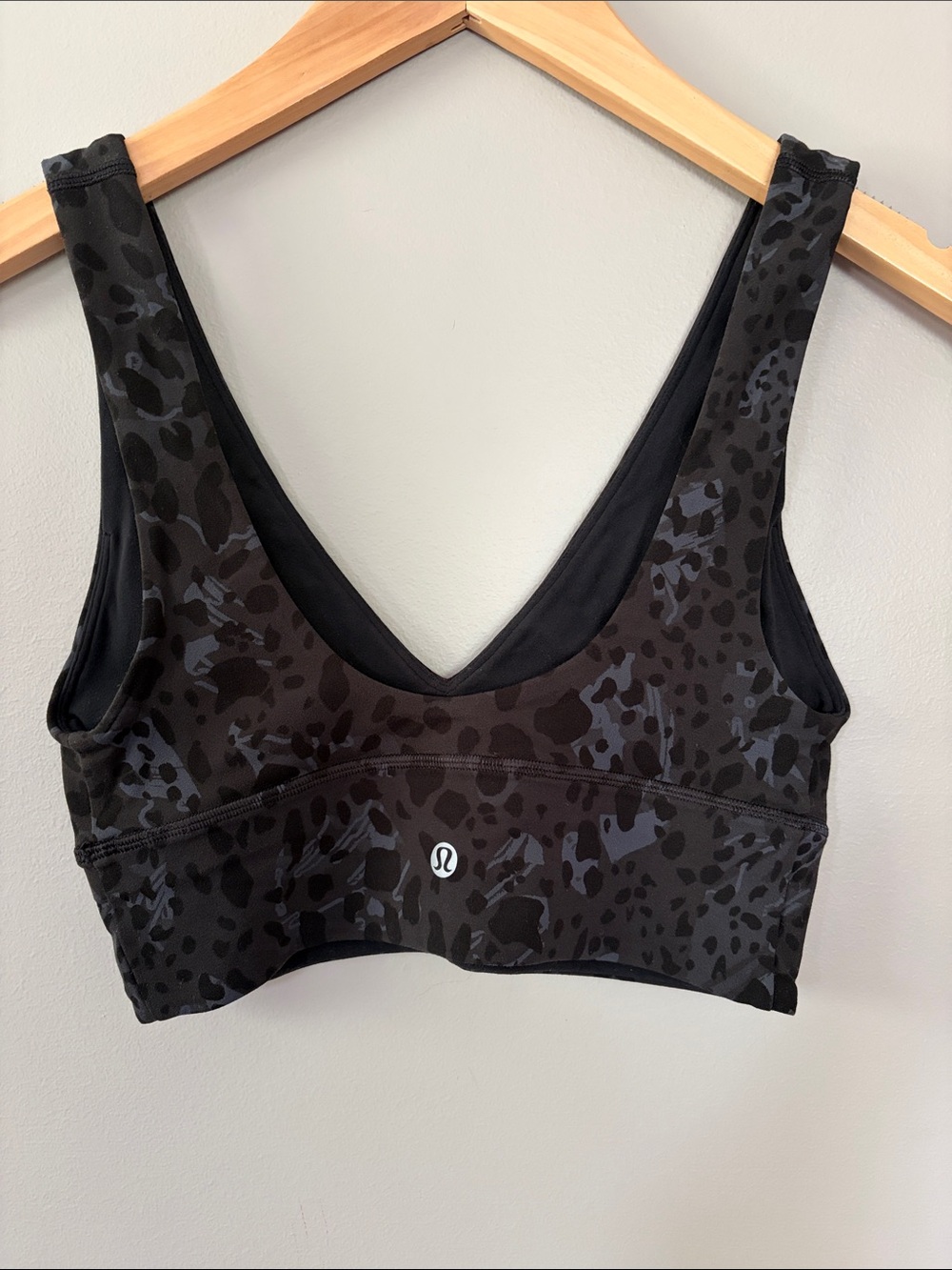 Lululemon Align V-Neck Bra Size 4 Cheetah Camo Deep Coal Multi Black Gray - Picture 2 of 4